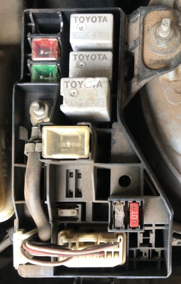 2009 G2 Toyota Avensis Cigarette lighter fuse