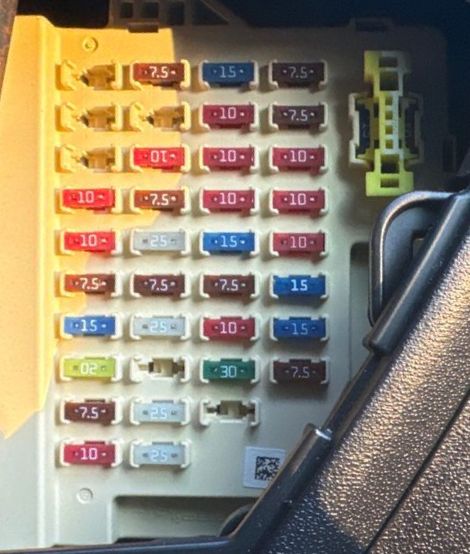 2012 hyundai genesis cigarette lighter fuse 2011 Coupe Hyundai Genesis Cigarette lighter fuse