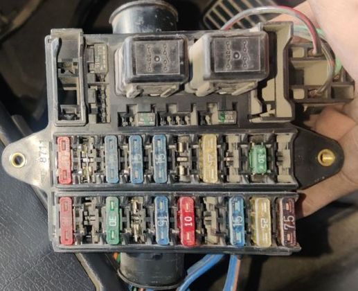 2001 Isuzu Trooper Cigarette lighter fuse