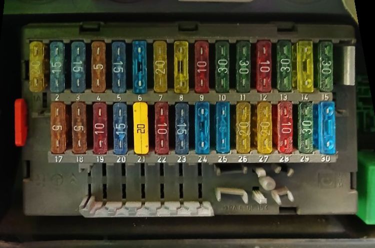 peugeot 306 cigarette lighter fuse 2000 Peugeot 306 fuse box diagram
