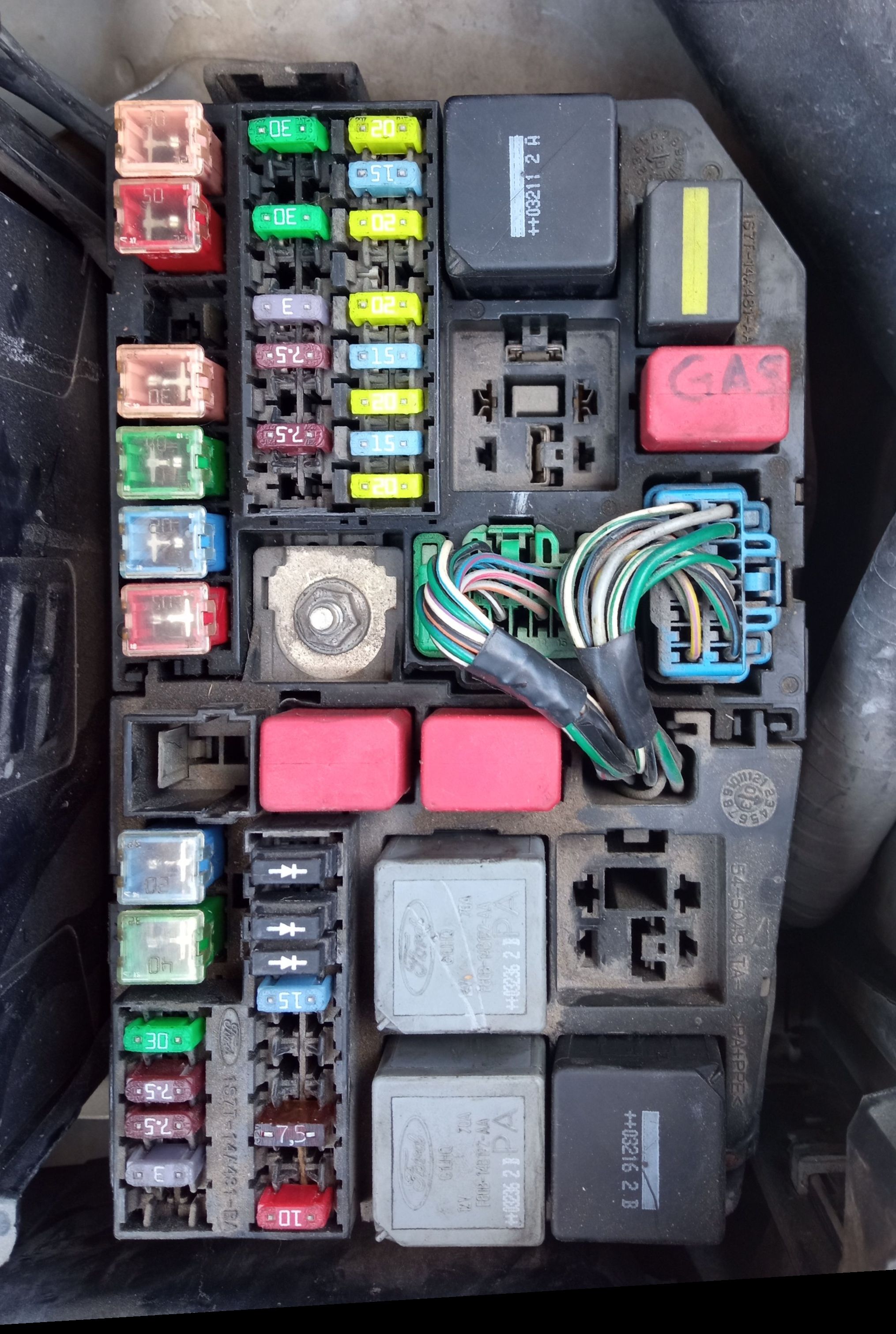 vw caddy cigarette lighter always on Hiya, new to having a caddy and doing things to cars. Is there a way to get  the cigarette lighter plug to only work with the ignition on? It's not  connected thru