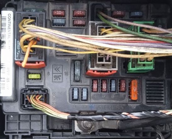 citroen berlingo cigarette lighter fuse location 2010 1st-Gen-1st-Facelift Citroën Berlingo Horn fuse