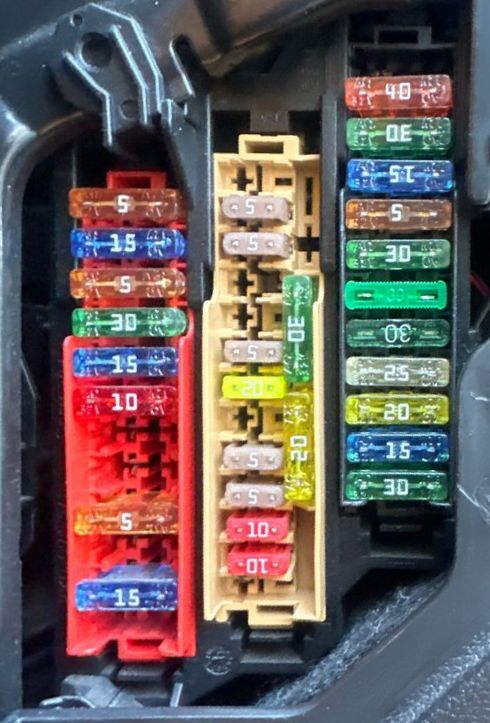 audi a1 cigarette lighter fuse 2017 Audi A1 fuse box diagram