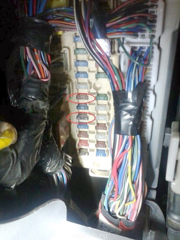 2006 Toyota Voxy fuse box diagram